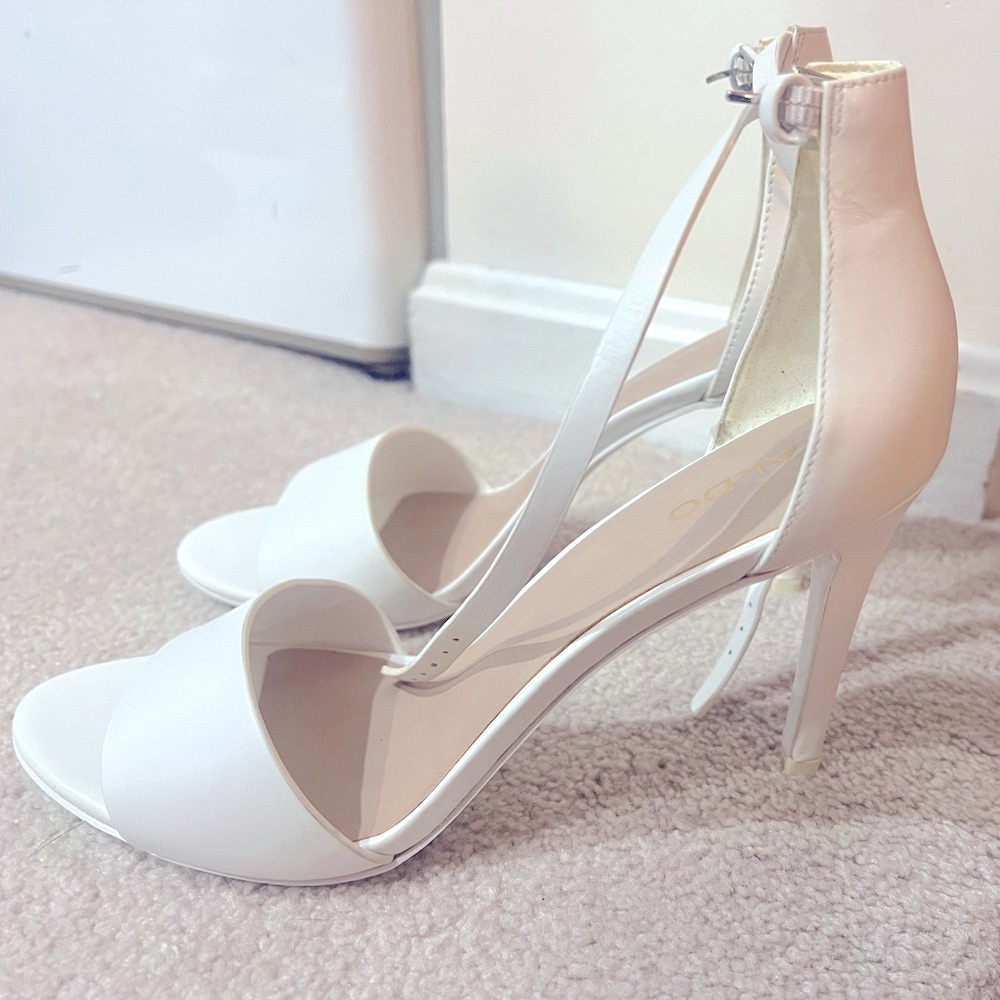 White highheels, sandals.
